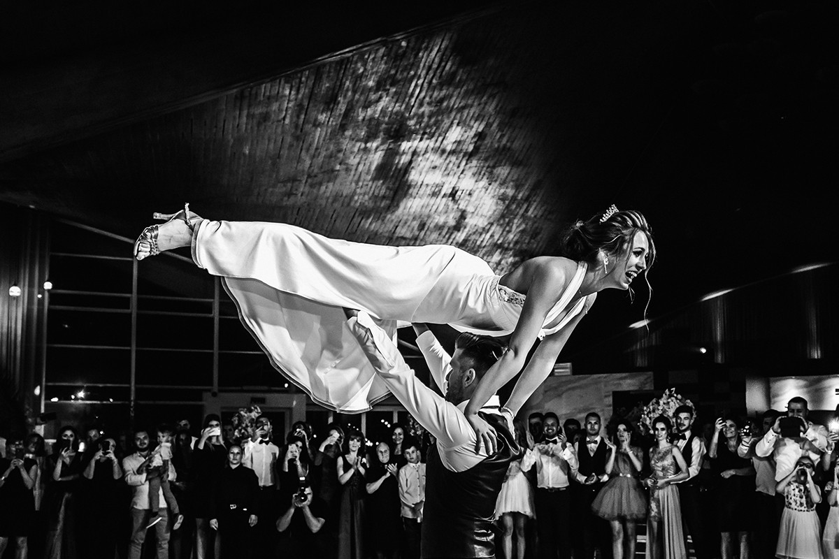 Alex Pasarelu portfolio photo