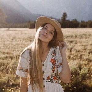 Eastlyn Bright Tolle