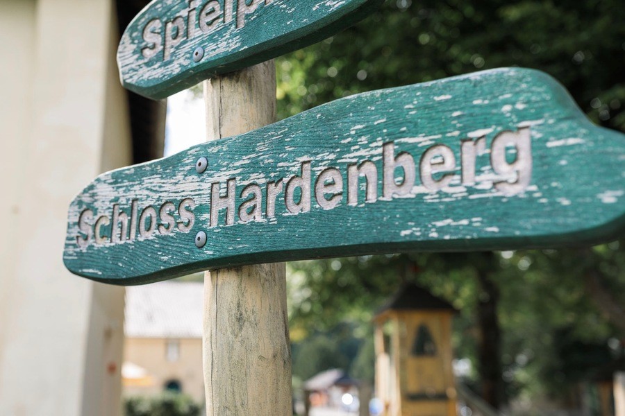 Real Weddings At Schloss Hardenberg In Velbert Germany